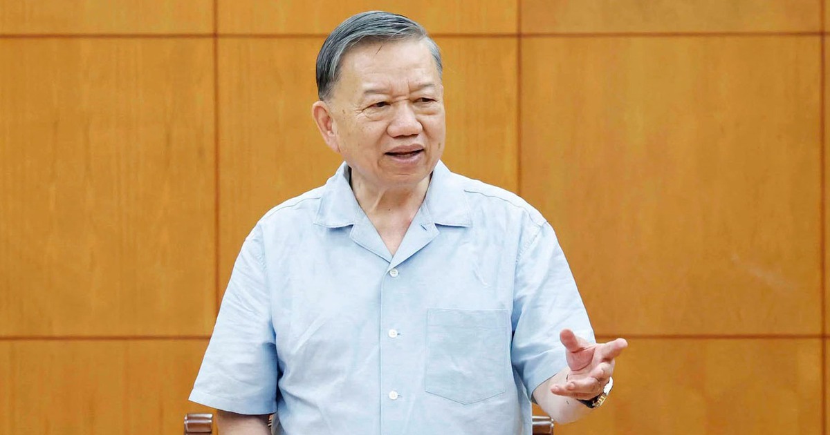 Tổng Bí thư, Chủ tịch nước làm việc với các cơ quan phát triển công nghiệp hàng hải