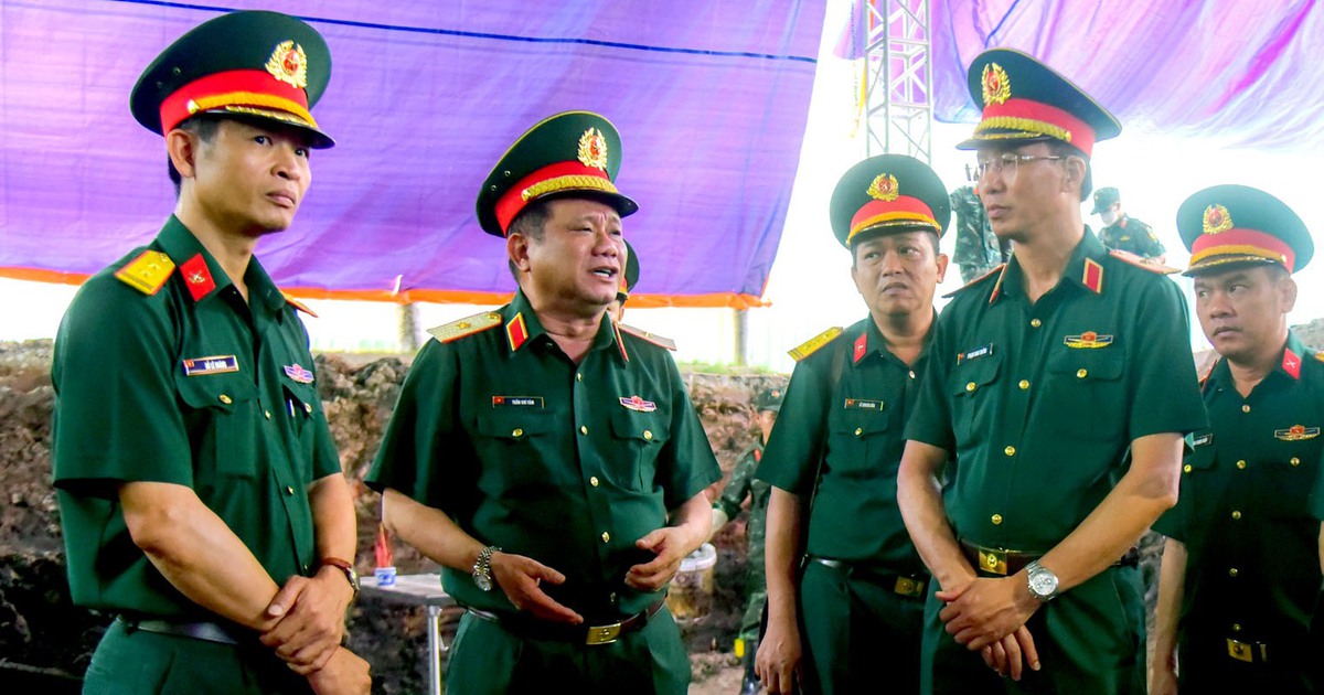 Trưởng Ban Chỉ đạo 515 Quân khu 7 khảo sát tại công viên Lê Thị Riêng, yêu cầu chăm lo tốt chiến sĩ làm nhiệm vụ