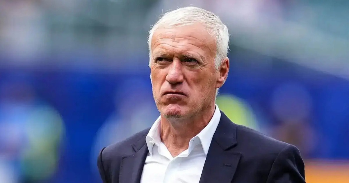Truyền thông Pháp không hài lòng khi ông Deschamps mỉa mai trọng tài