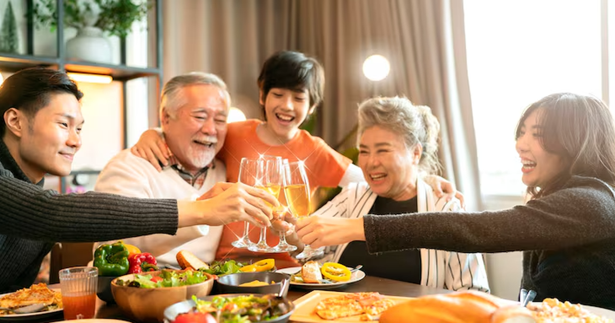 10 nhóm thực phẩm người trên 50 tuổi nên hạn chế