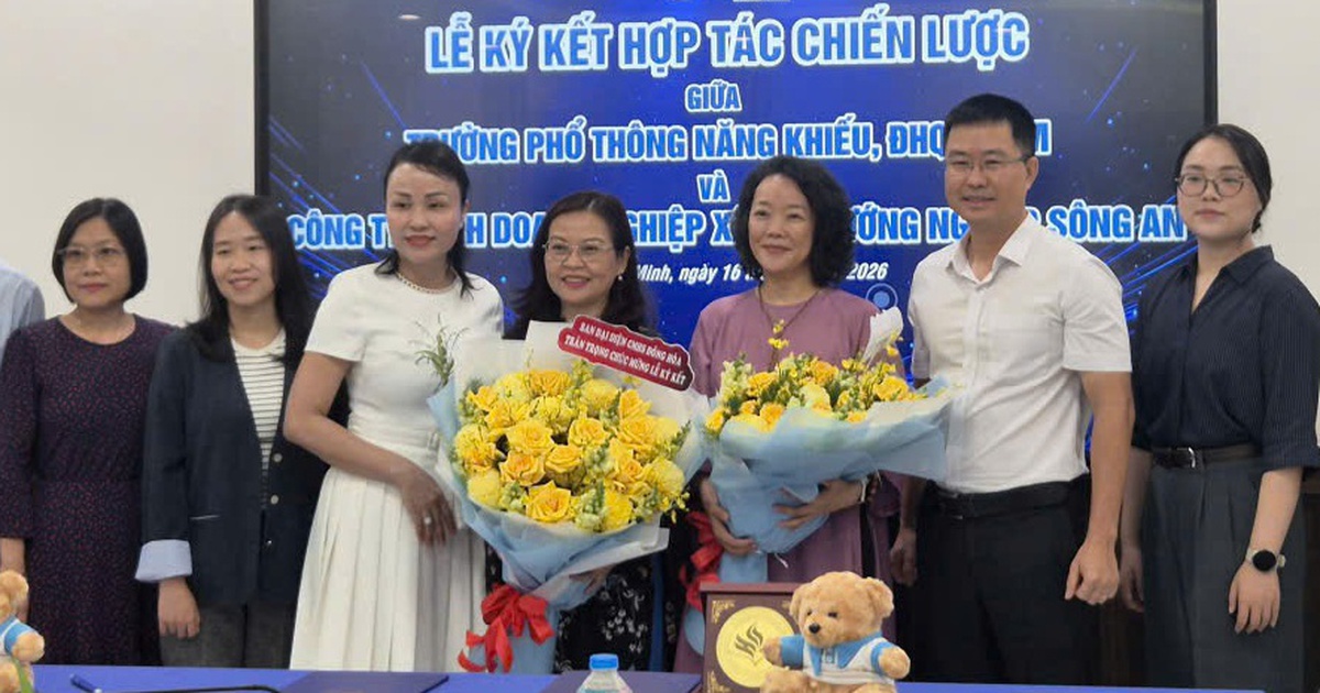 Hướng nghiệp đa tầng cho học sinh Trường phổ thông Năng khiếu
