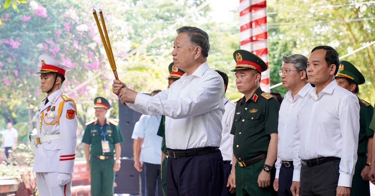 Tổng Bí thư, Chủ tịch nước Tô Lâm dâng hương anh hùng liệt sĩ tại công viên Lê Thị Riêng