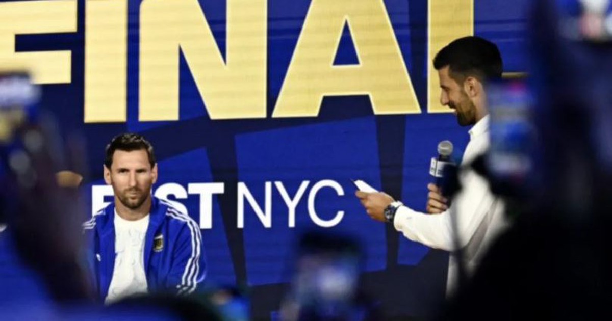 Djokovic, Kevin Durant, Tom Brady làm MC phỏng vấn... Messi trước trận World Cup 2026