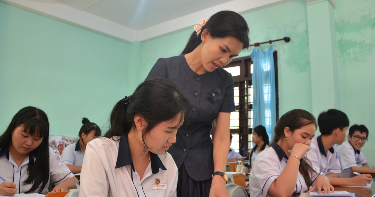 Học sinh vùng đặc biệt khó khăn, hải đảo ở Lâm Đồng được miễn phí sách giáo khoa
