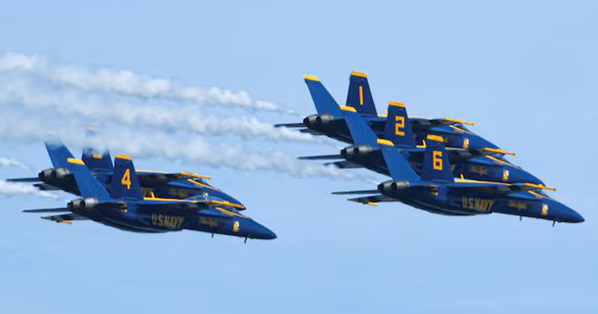 Bộ trưởng Hegseth và quyền Bộ trưởng Hải quân Hung Cao bênh vực phi công bay sát đầu đám đông