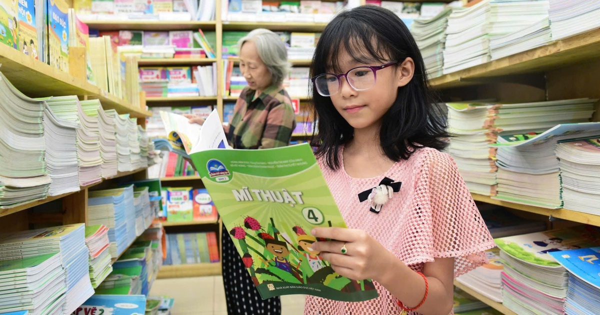 Mới nhất: TP.HCM đề xuất cho tất cả học sinh sử dụng sách giáo khoa miễn phí