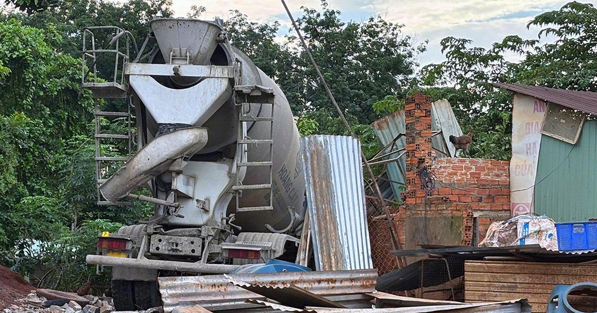 Xe bồn lao vào nhà dân ở Đồng Nai, một phụ nữ không qua khỏi