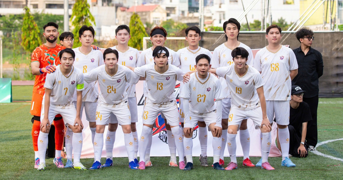 Đội bóng All Stars SG FC góp mặt ở trận đấu thiện nguyện ủng hộ công nhân khó khăn