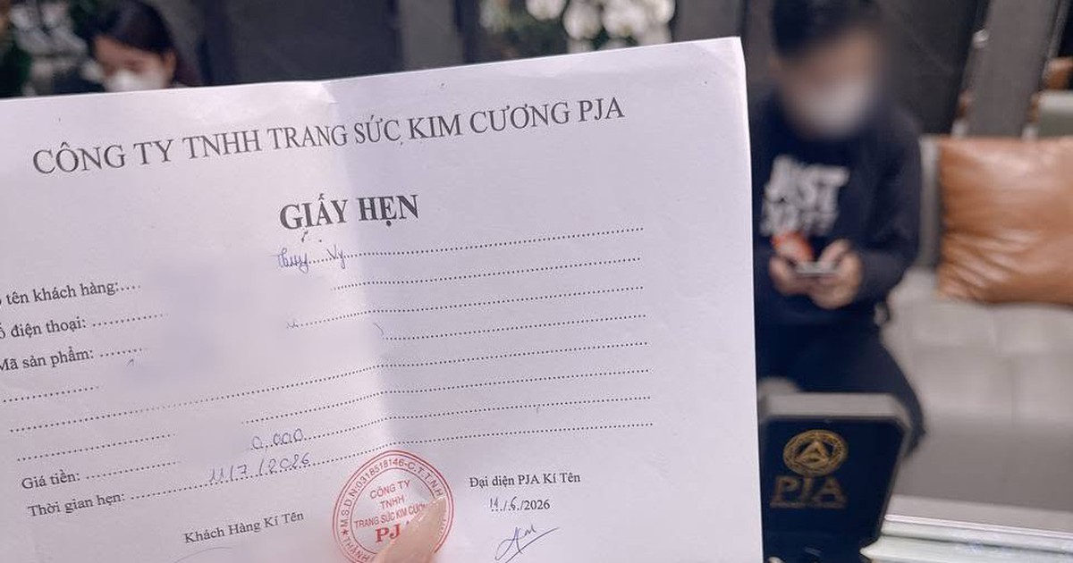 Điện thoại nghe 'ù tai', thêm cửa hàng kim cương ở TP.HCM thông báo tạm ngừng