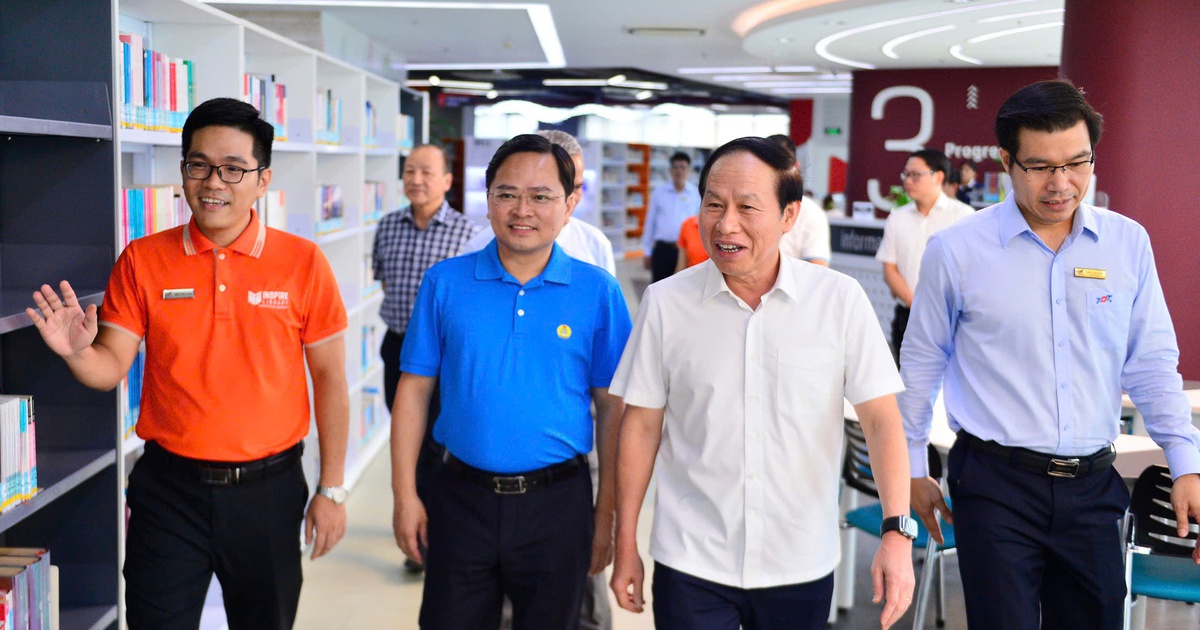 Phó Thủ tướng Lê Tiến Châu thăm trường Đại học Tôn Đức Thắng, dự khán chung kết Giải bóng đá công nhân, viên chức Việt Nam