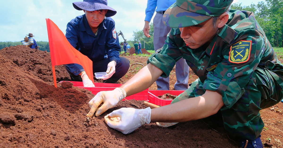 Mở rộng tìm kiếm hố chôn liệt sĩ ở Đồng Nai, phát hiện một bộ hài cốt còn nguyên vẹn