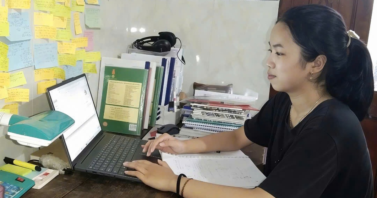 Thủ khoa 3 điểm 10 và ước mơ trở thành bác sĩ