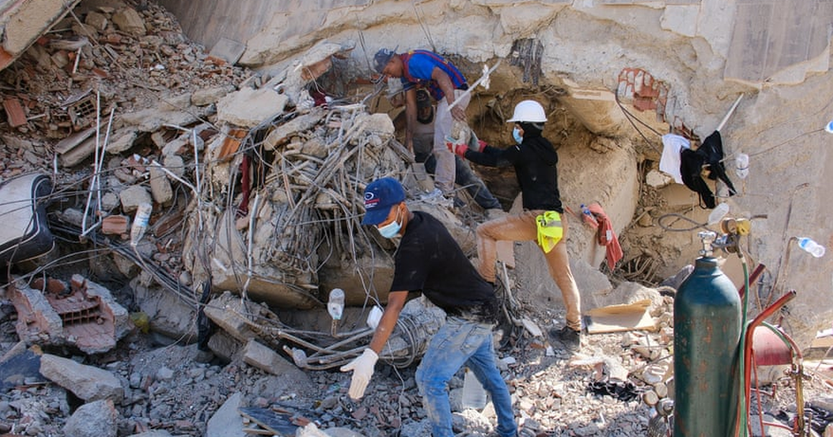 Venezuela bắt 4 cảnh sát bị cáo buộc hôi của sau động đất