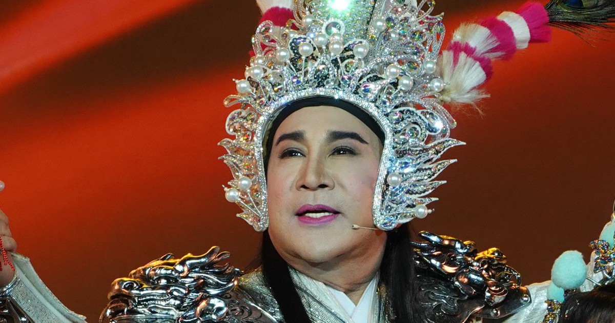 Kim Tử Long hé lộ live show ‘khủng’ với hơn 100 diễn viên tham gia