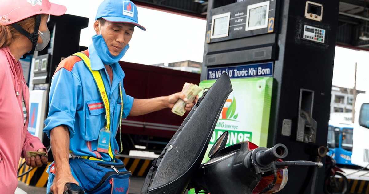 Giá xăng dầu giảm