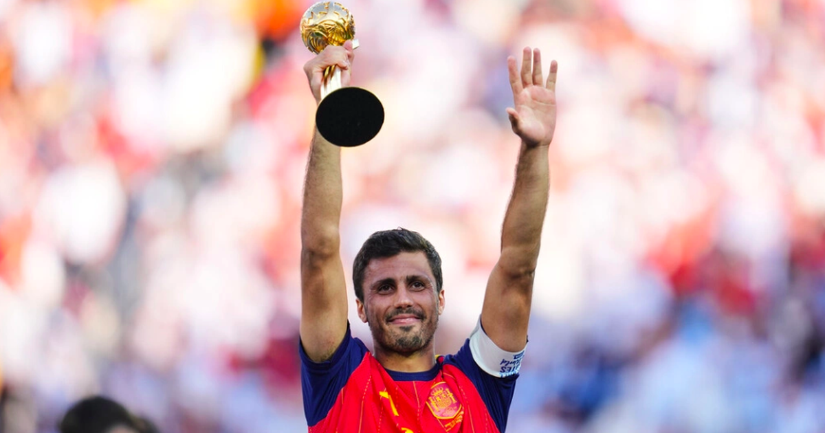 Cổ động viên tranh luận việc Rodri giành Quả bóng vàng World Cup 2026
