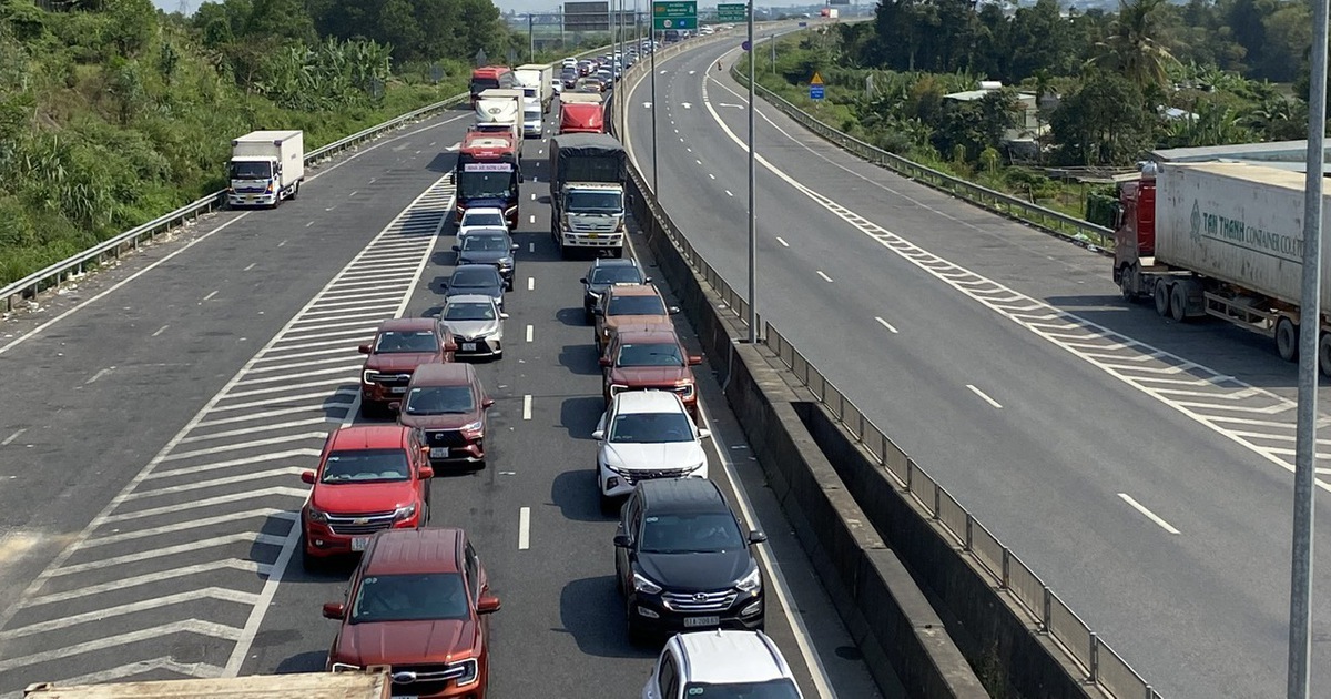 12 đoạn cao tốc Bắc Nam thu phí 900 đồng/km, vì sao đoạn Đà Nẵng - Quảng Ngãi thu 1.680 đồng/km?