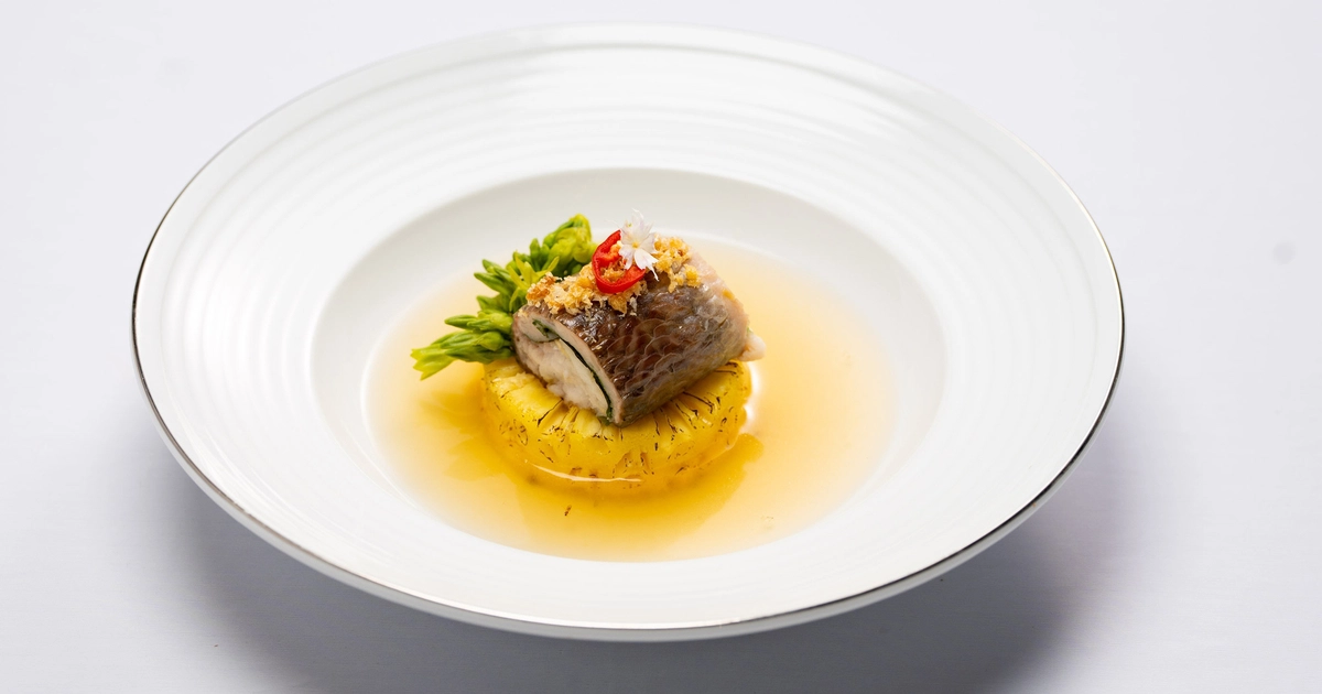 Canh chua mẹ nấu dự thi Top Chef, mẹ nhìn cũng không ra
