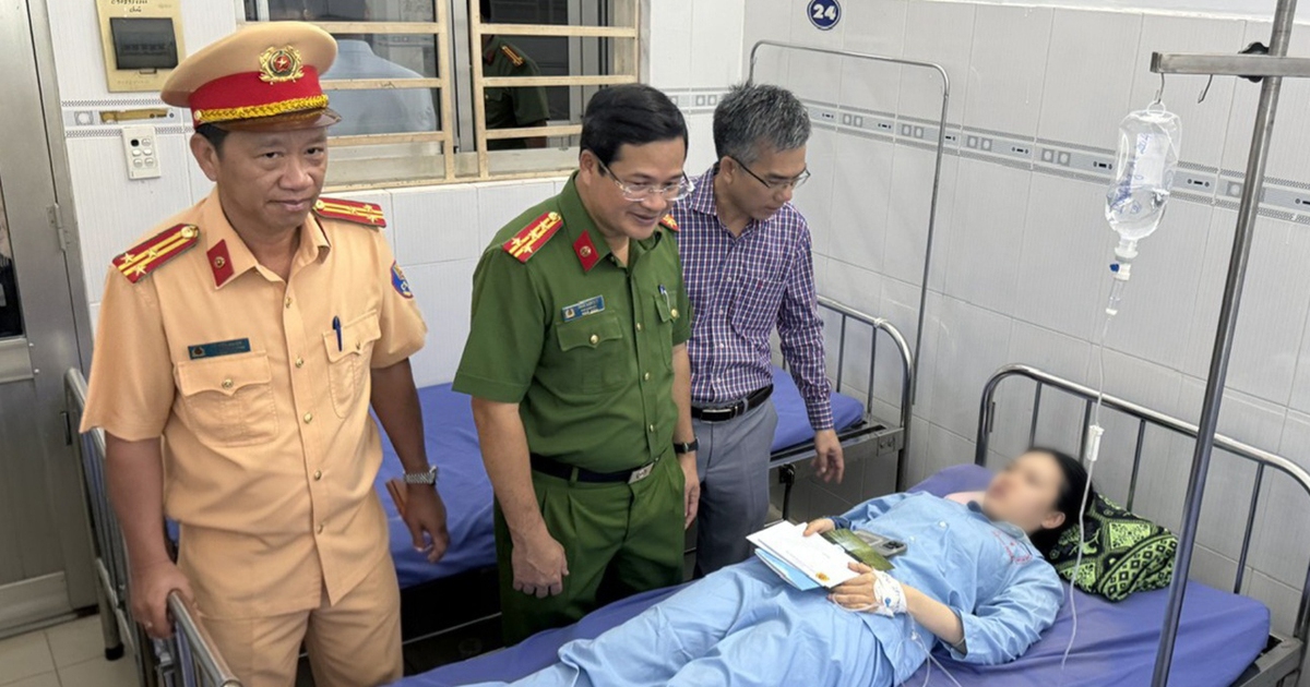 Nữ sinh thoát chết trong vụ cháy xe khách: 'Vừa nhảy xuống, quay lại xe đã cháy phừng phực'