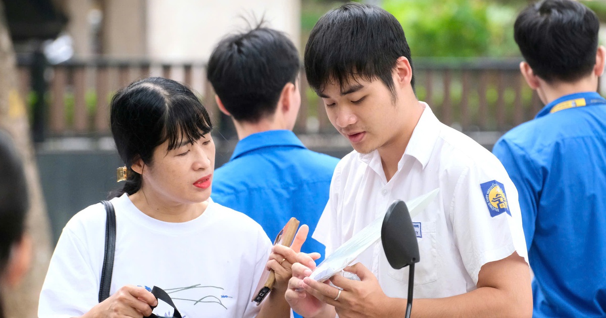 Bộ GD-ĐT đề xuất cấm hội cha mẹ học sinh thu hộ, sửa trường bằng tiền phụ huynh