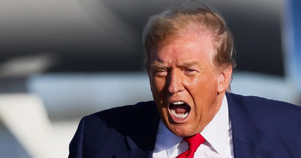 Ông Trump và Iran dọa 'ăn thua đủ': Dám bắn một tàu, mất liền một cây cầu