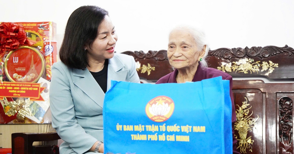 TP.HCM thăm, tri ân Mẹ Việt Nam anh hùng, thương bệnh binh nhân Ngày Thương binh - Liệt sĩ
