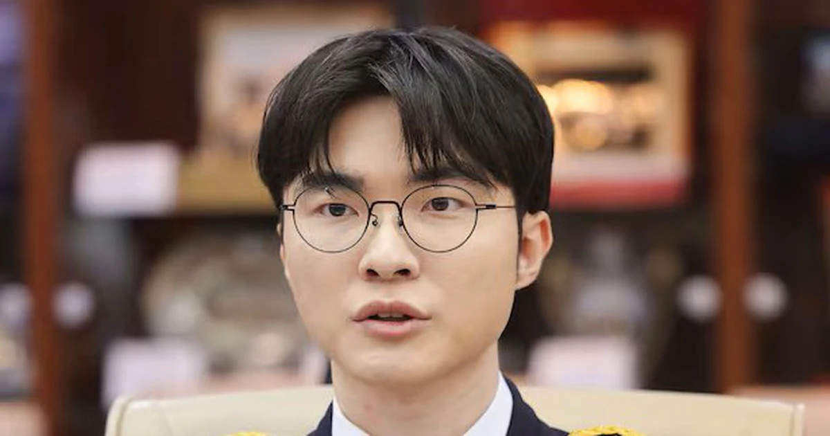 Huyền thoại thể thao điện tử Faker được phong hàm trung sĩ