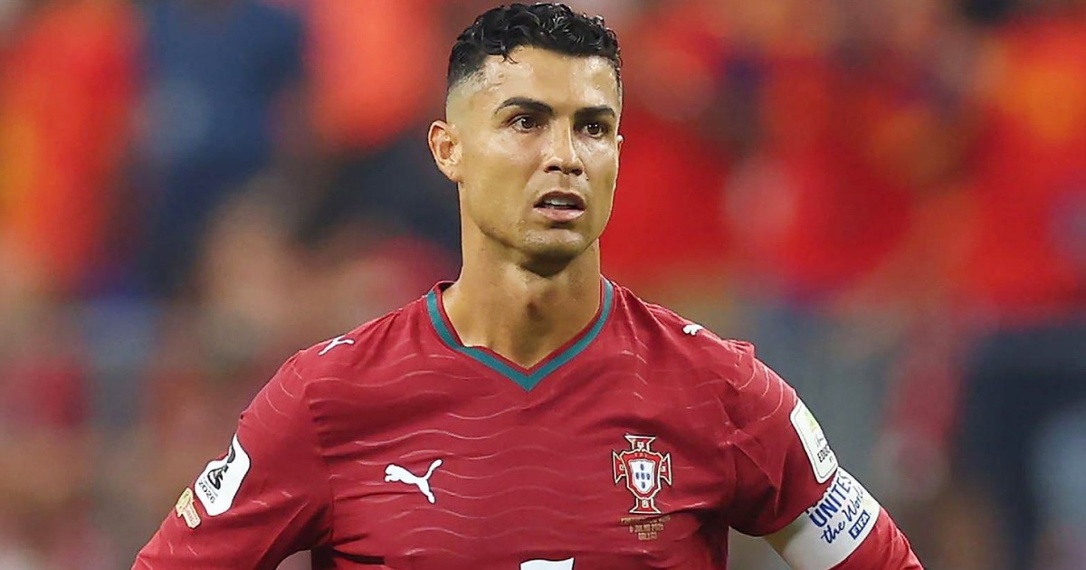 Ronaldo ấn rồi xoá icon 'thích' bài viết tố FIFA chống lưng Messi và Argentina