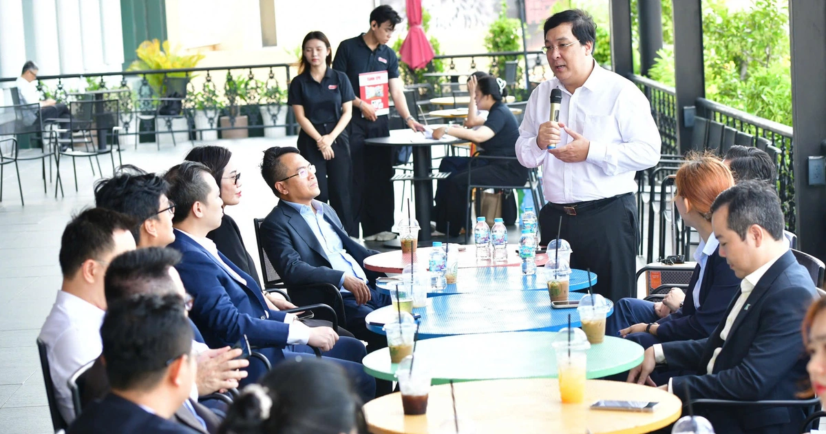 'Cà phê chứng khoán' cùng Tuổi Trẻ: Chuyên gia nói nhiều cổ phiếu đang hấp dẫn hơn, nhưng nhà đầu tư cần nhìn xa