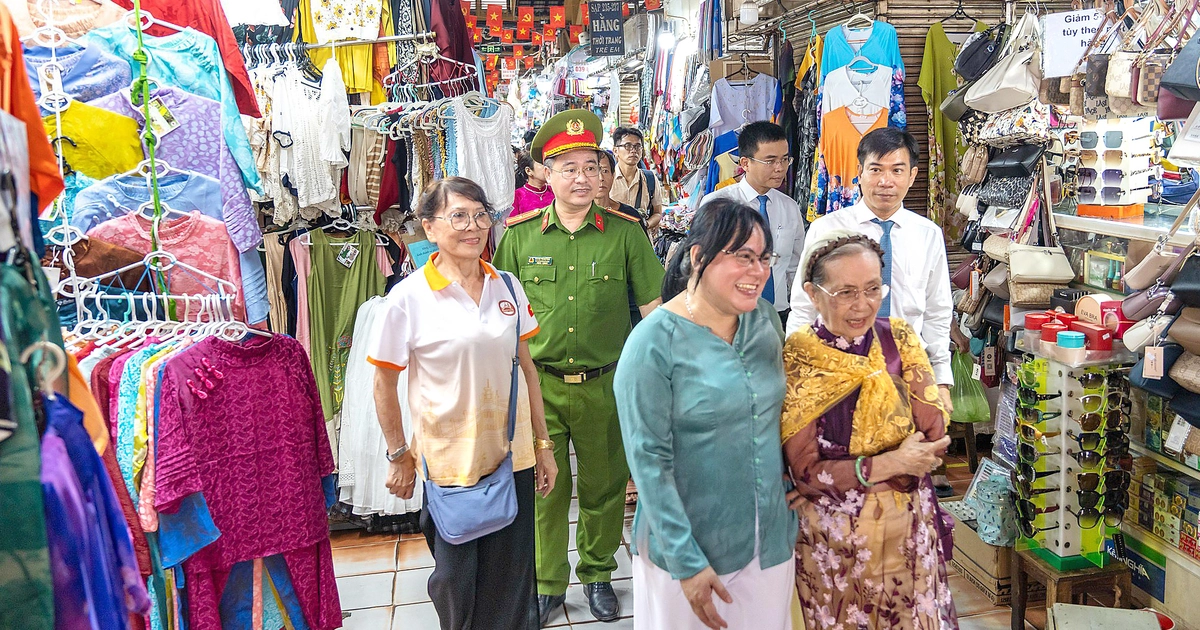 Trăm năm chợ Tân Định