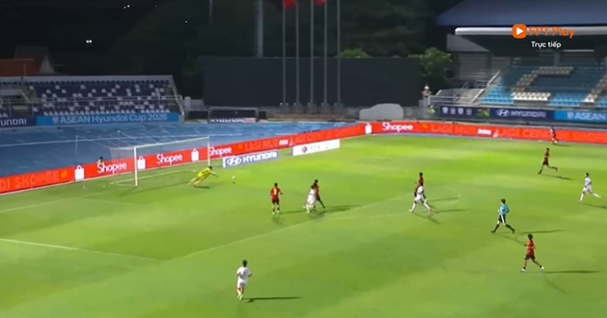 Video: Đình Bắc lập hat-trick trong lần đầu dự ASEAN Cup