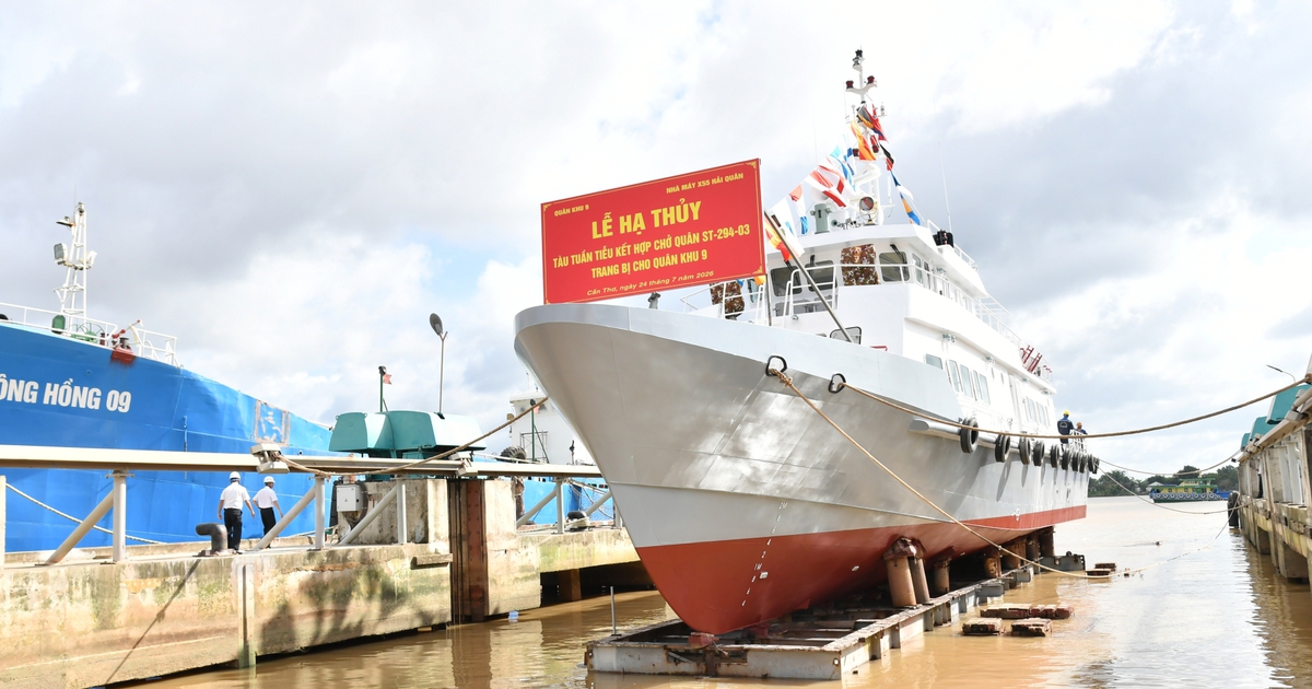 Hạ thủy tàu tuần tiễu vỏ hợp kim cho Quân khu 9