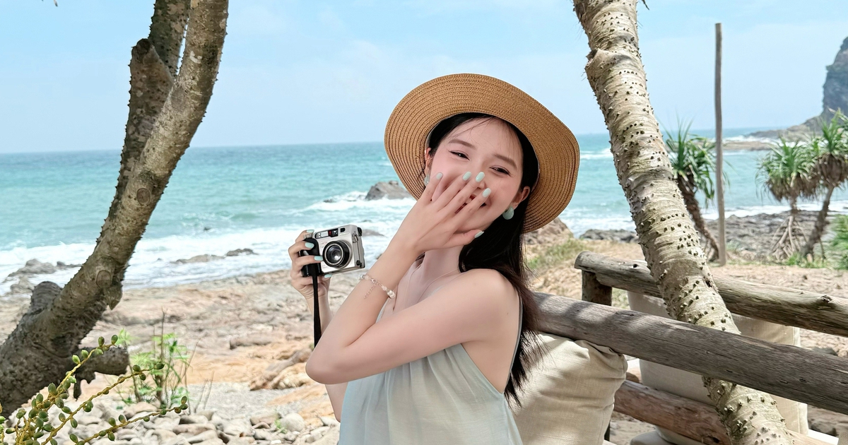 'Mét tư' vẫn lên hình làm mẫu, tạo kênh để thêm thu nhập