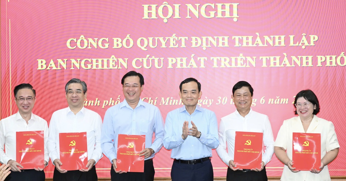 Ban Nghiên cứu phát triển TP.HCM kiện toàn nhân sự 6 tiểu ban thực thuộc