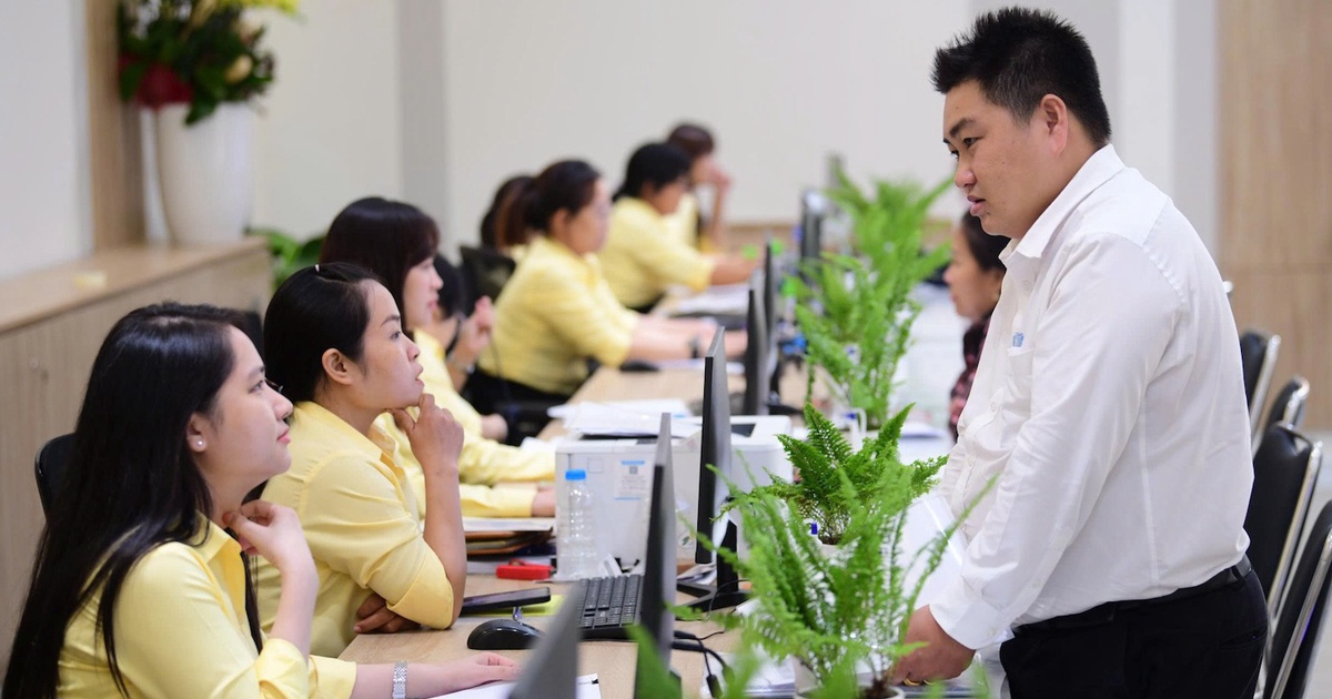 Bộ Nội vụ làm rõ việc xếp lương, vị trí việc làm với cán bộ do bầu cử, phê chuẩn