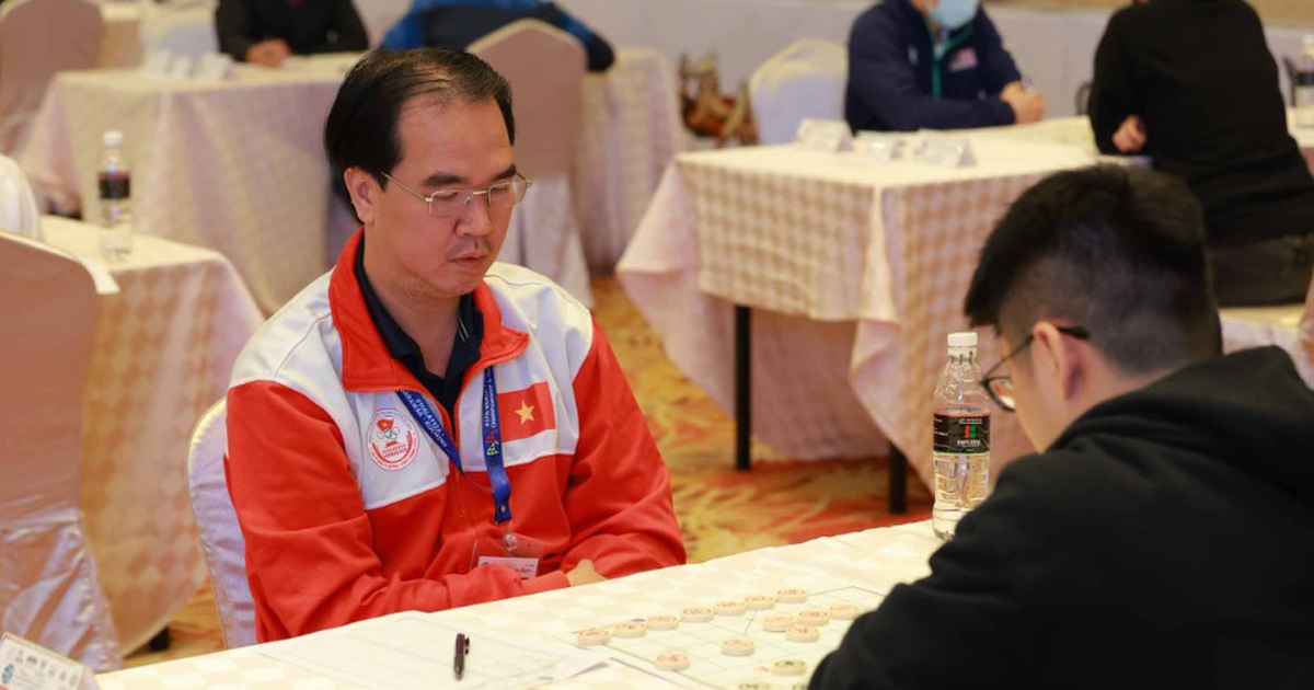 Kỳ thủ 48 tuổi Việt Nam đánh bại 4 cao thủ cờ tướng Trung Quốc