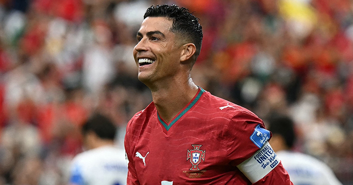 Ronaldo chốt thời điểm giã từ tuyển Bồ Đào Nha?