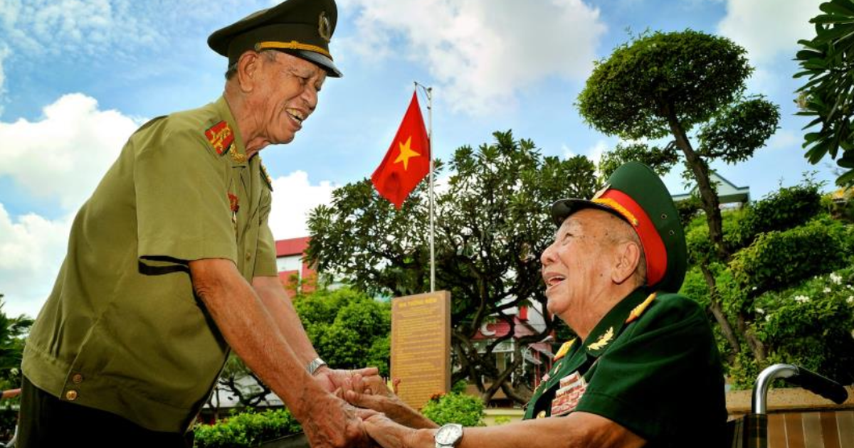 Đến Hội Nhiếp ảnh TP.HCM xem ảnh 'Con người và cuộc sống' tri ân tháng 7
