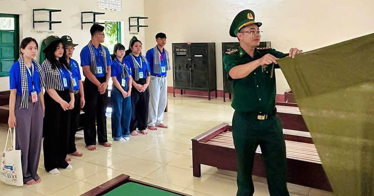 100 sinh viên ĐH Quốc gia TP.HCM mang thanh xuân tình nguyện lên miền biên thùy