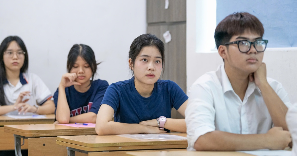 Bộ GD-ĐT: Tính toán chia kỳ thi tốt nghiệp THPT thành nhiều đợt trong năm, có bài thi tổng hợp