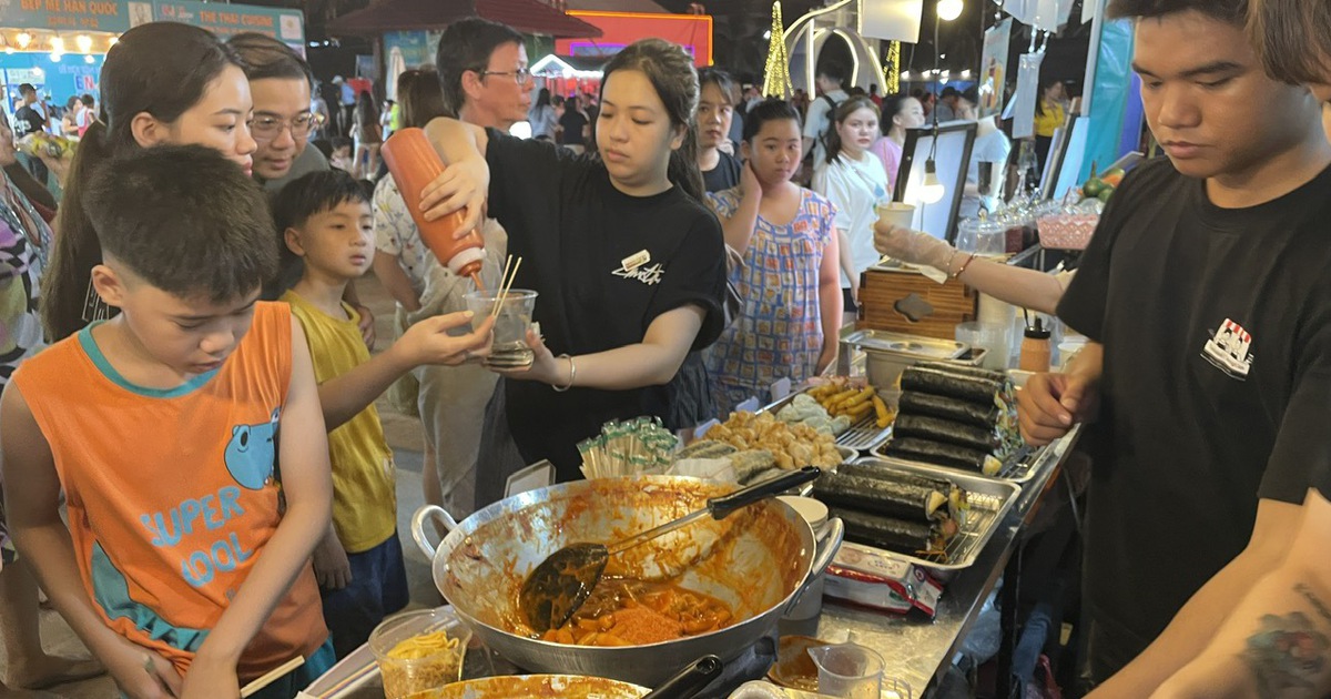 Chưa phát hiện 'chặt chém' tại chợ đêm Sơn Trà Đà Nẵng như phản ánh trên mạng
