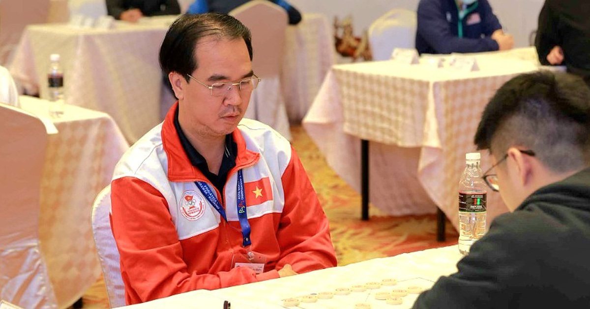 Kỳ thủ 48 tuổi Việt Nam đánh bại 4 cao thủ cờ tướng Trung Quốc