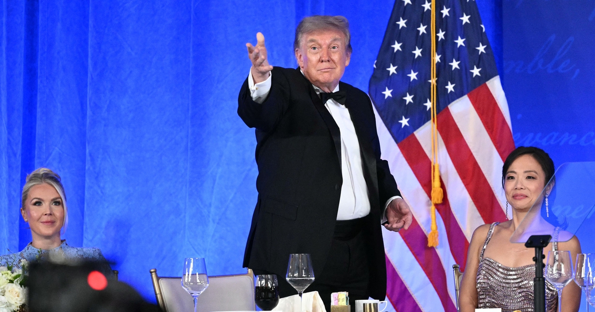 Ông Trump chế giễu nhiều đối thủ, úp mở về nhiệm kỳ thứ ba