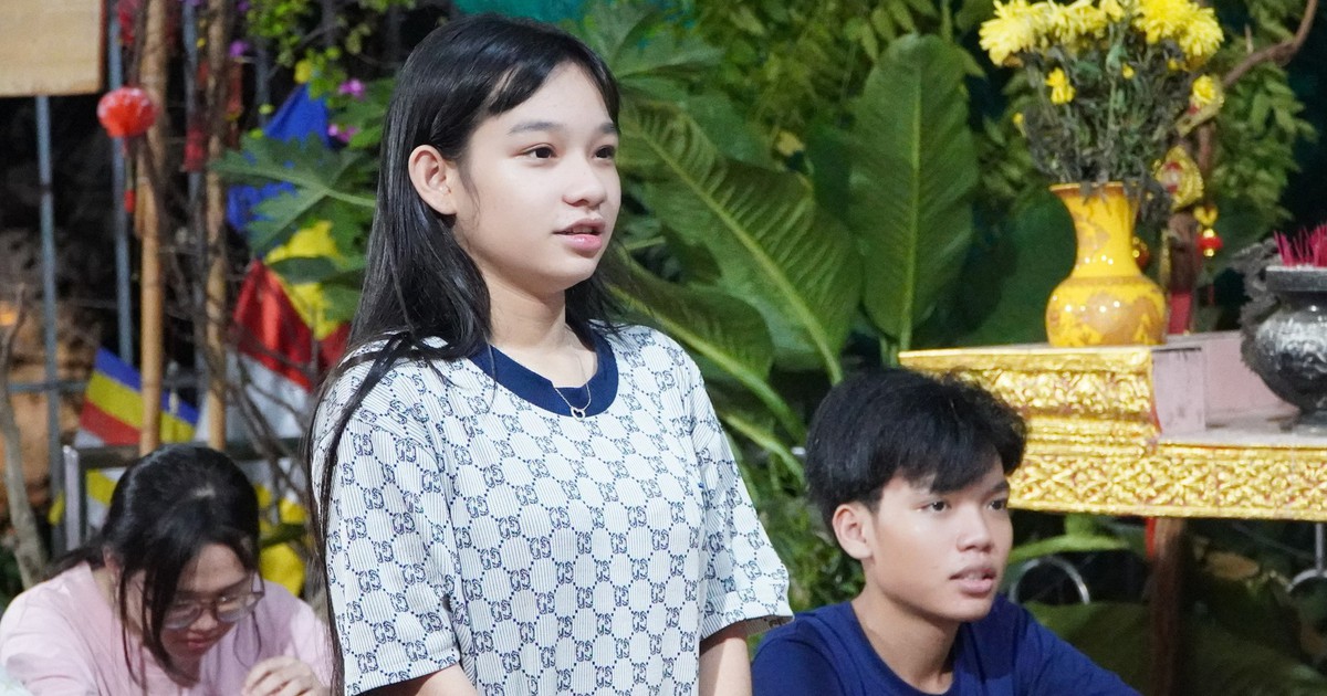 Lớp học mùa hè ở sân chùa Pothiwong