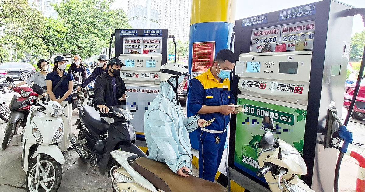 Bị 'tố' không cung ứng xăng dầu, doanh nghiệp đầu mối: Nhập khẩu khó, mua trong nước càng khó