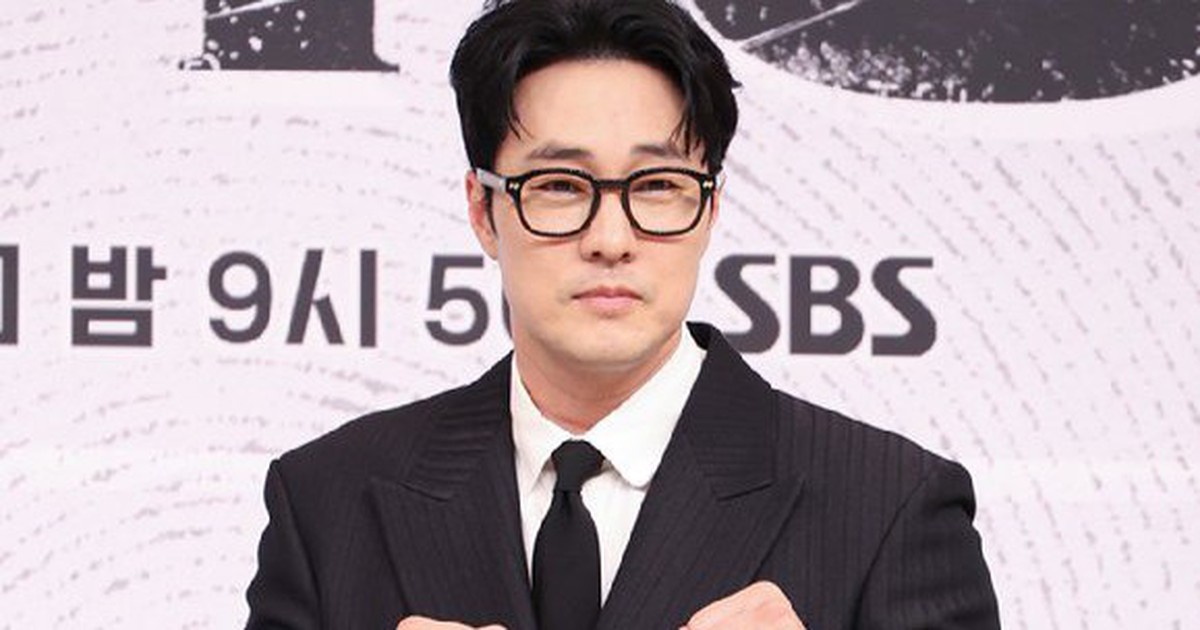 So Ji Sub mua vàng tặng 300 thành viên ê kíp 'Đặc vụ Kim tái khởi động'