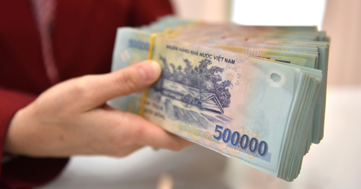 Lãi suất vay mua nhà chạm ngưỡng 16%/năm, người vay lo 'không gồng nổi'