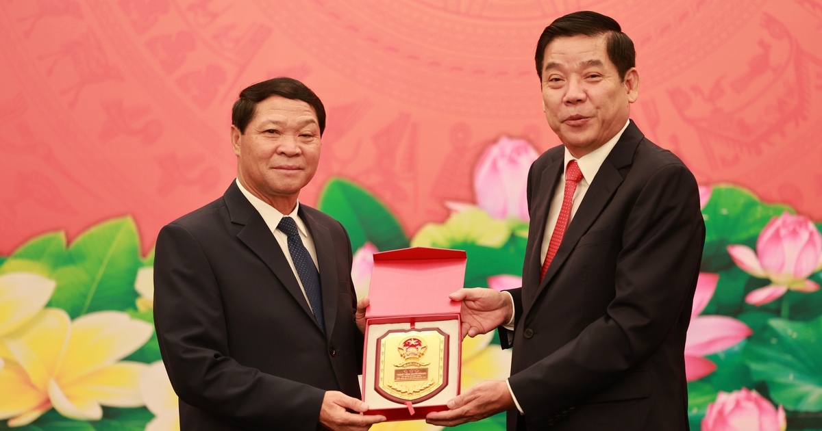Lào đồng hành tìm kiếm, quy tập hài cốt liệt sĩ Việt Nam hy sinh trên nước bạn hồi hương
