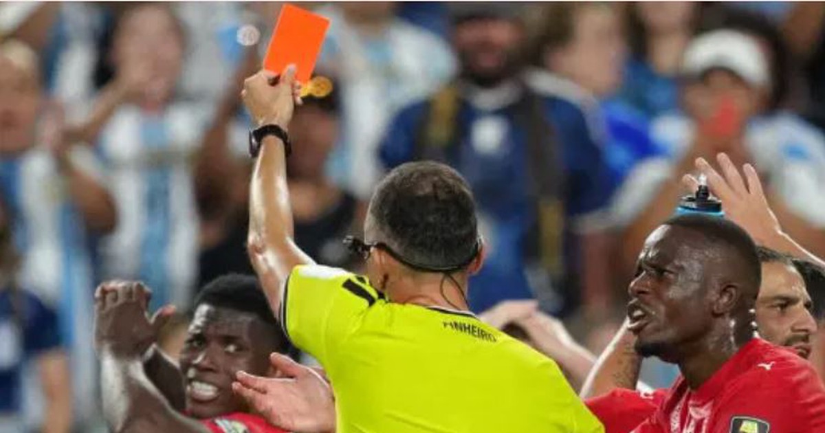 IFAB: Trọng tài 'sai luật' khi đuổi Embolo ở trận gặp Argentina tại World Cup 2026