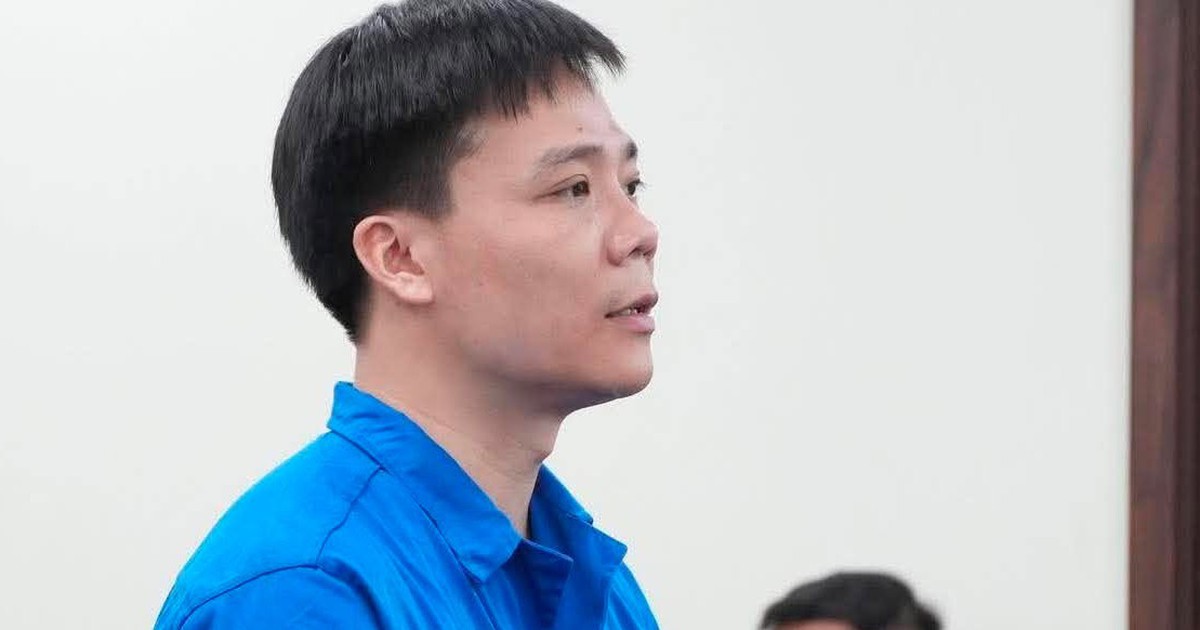'Ông trùm' thực phẩm chức năng giả bị đề nghị 15-18 năm tù, cựu công an làm lộ tin mật bị đề nghị án treo